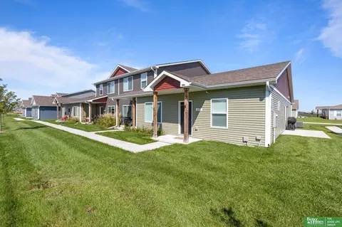 2127 N Aaron Way, Fremont, NE 68025