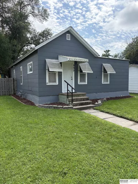 503 E Grant St, Hooper, NE 68031