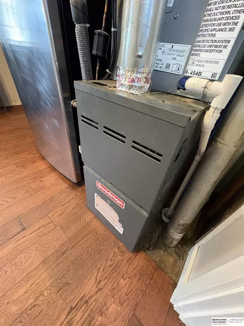 Other - 503 E Grant St, Hooper, NE 68031 photo 4 of 12