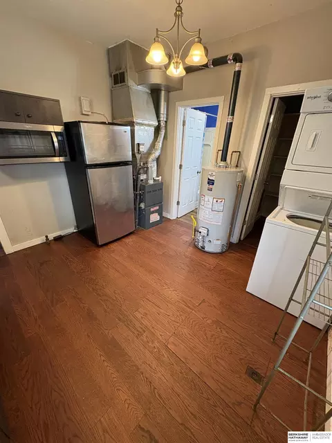 Kitchen - 503 E Grant St, Hooper, NE 68031 photo 3 of 4