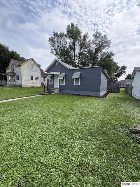 Exterior - 503 E Grant St, Hooper, NE 68031 photo 4 of 8