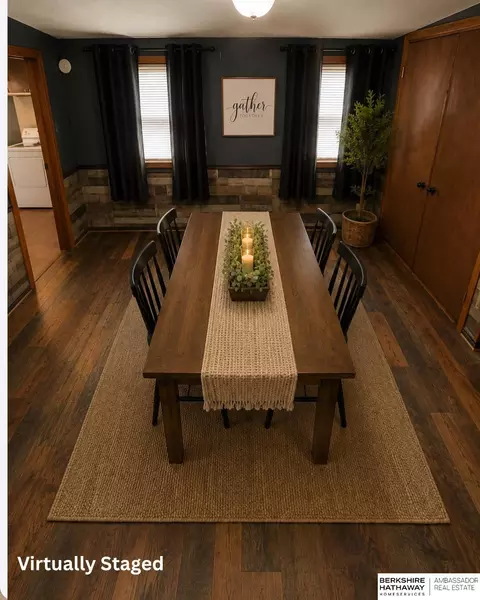 Dining - 503 E Grant St, Hooper, NE 68031 photo 2 of 3