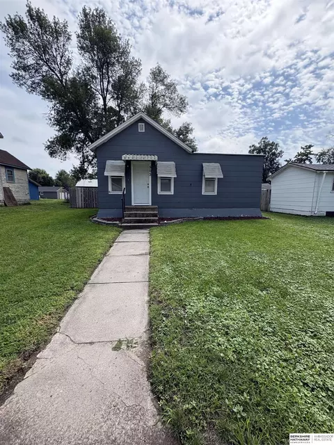 Exterior - 503 E Grant St, Hooper, NE 68031 photo 2 of 8