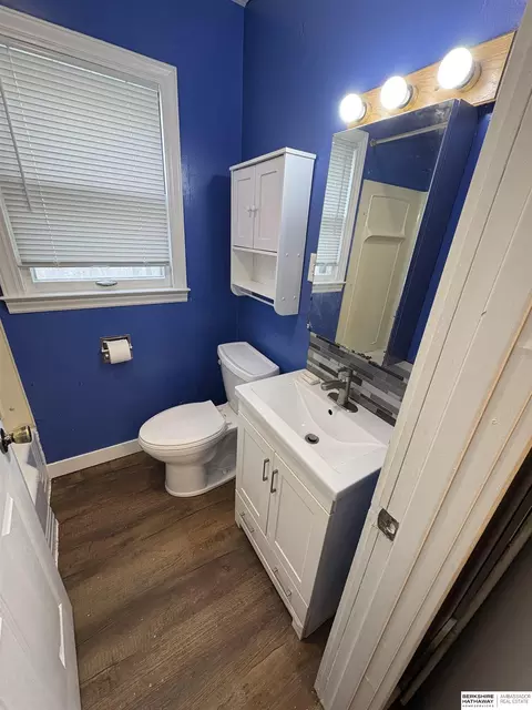 Bath - 503 E Grant St, Hooper, NE 68031 photo 1 of 2