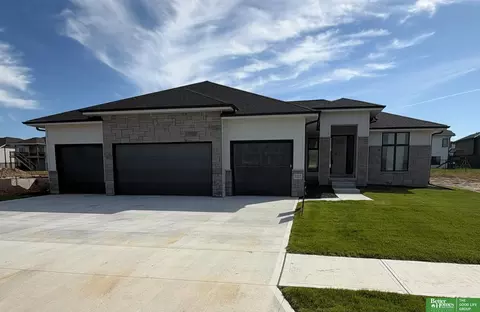 5517 N 213th Ave, Elkhorn, NE 68022