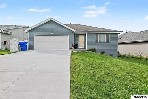 8535 Sheffield St, Omaha, NE 68122