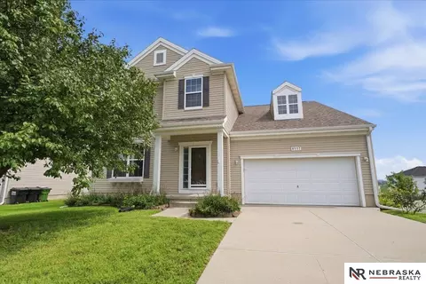 8557 S 64th St, Omaha, NE 68157