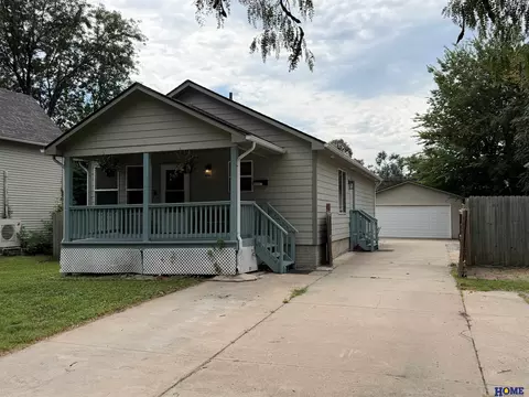 1011 Sumner St, Lincoln, NE 68502