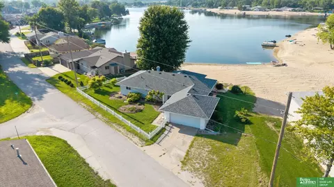 2702 Annabelle Dr, Bellevue, NE 68123