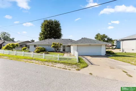 2702 Annabelle Dr, Bellevue, NE 68123