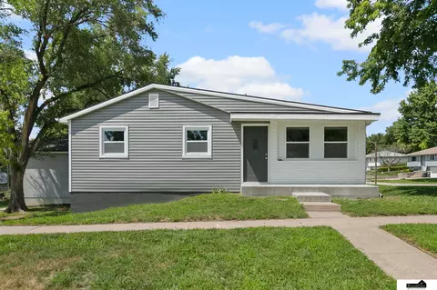 900 W Dawes Ave, Lincoln, NE 68521