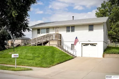 7614 Chandler Acres Dr, Bellevue, NE 68147