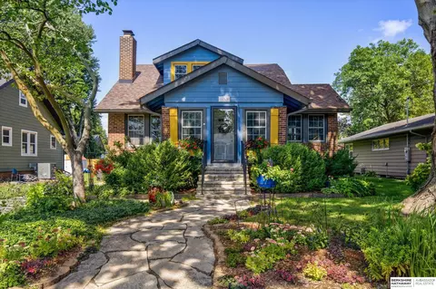 1713 Beaver Ave, Des Moines, IA 50310