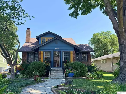 1713 Beaver Ave, Des Moines, IA 50310