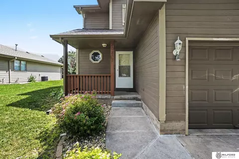 20213 Veterans Dr, Elkhorn, NE 68022