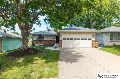 5226 Spruce St, Lincoln, NE 68516
