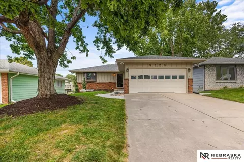 5226 Spruce St, Lincoln, NE 68516