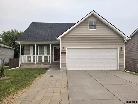 5242 N 9th Cir, Lincoln, NE 68521