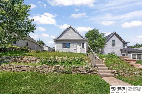 4518 S 17th St, Omaha, NE 68107