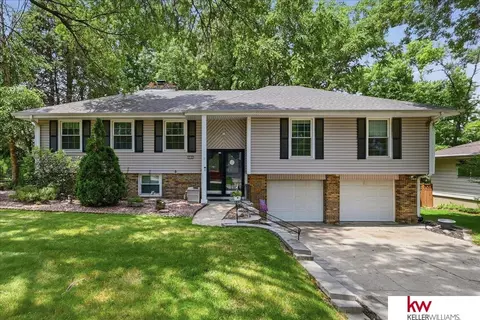 618 S 126 St, Omaha, NE 68154
