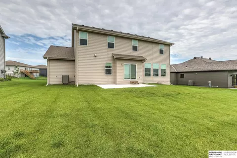 Exterior - 16909 Daniel St, Bennington, NE 68007 photo 2 of 5
