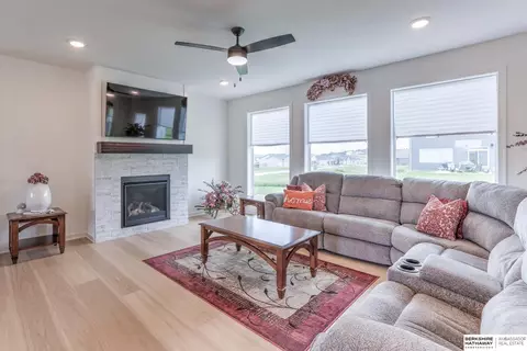Living - 16909 Daniel St, Bennington, NE 68007 photo 1 of 2