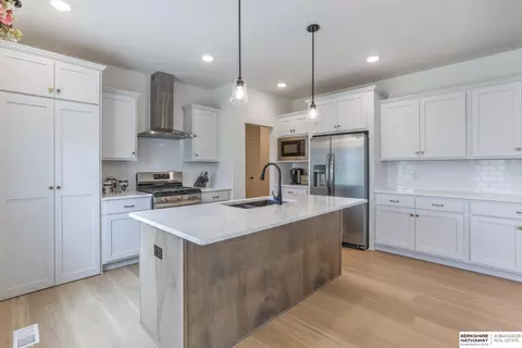 Kitchen - 16909 Daniel St, Bennington, NE 68007 photo 1 of 8