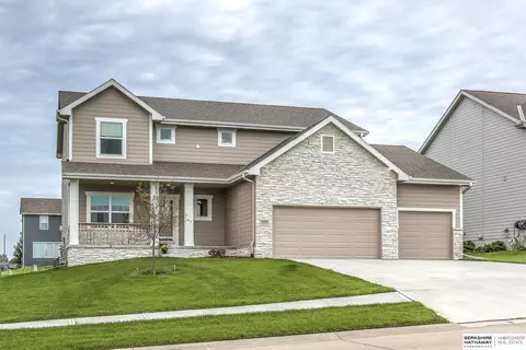 Exterior - 16909 Daniel St, Bennington, NE 68007 photo 5 of 5