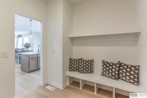 Entry Way - 16909 Daniel St, Bennington, NE 68007 photo 2 of 4