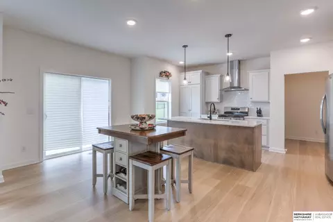 Kitchen - 16909 Daniel St, Bennington, NE 68007 photo 4 of 8