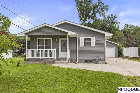 6806 Mason St, Omaha, NE 68106