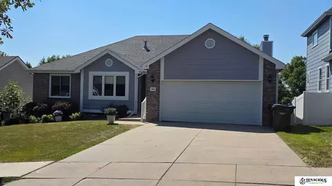 7425 S 29th St, Lincoln, NE 68516