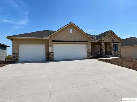 10711 S 220th St, Gretna, NE 68028