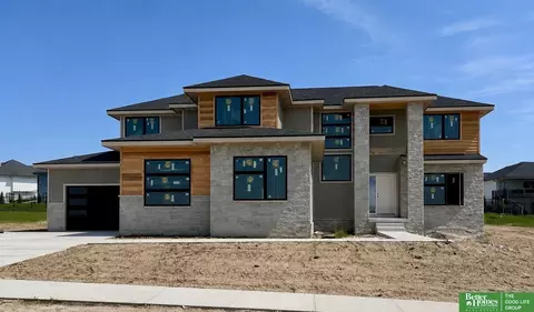 5405 N 197th St, Elkhorn, NE 68022