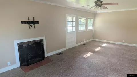Living - 1801 S 4 St, Beatrice, NE 68310 photo 2 of 2