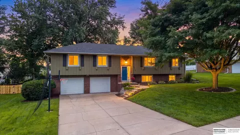 5265 Tucker St, Omaha, NE 68152