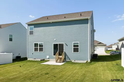 Exterior - 16413 Davidson St, Bennington, NE 68007 photo 6 of 6
