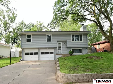 3721 Wildbriar Ln, Lincoln, NE 68516