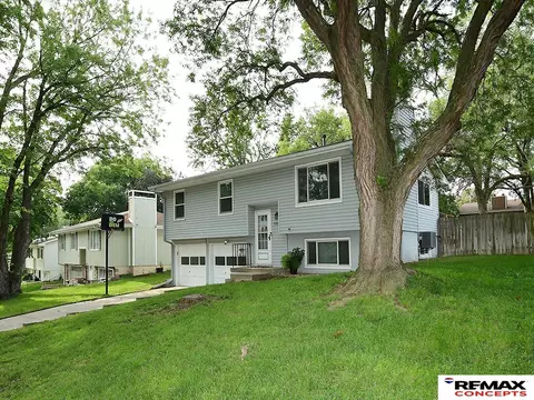 3721 Wildbriar Ln, Lincoln, NE 68516