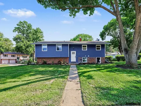 13359 Trendwood Dr, Omaha, NE 68144