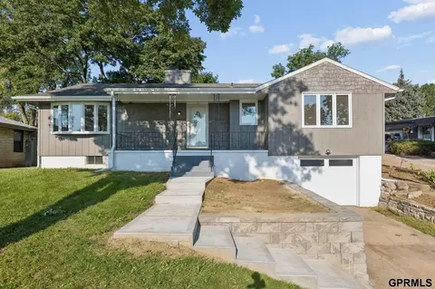 1010 Parkway Dr, Bellevue, NE 68005