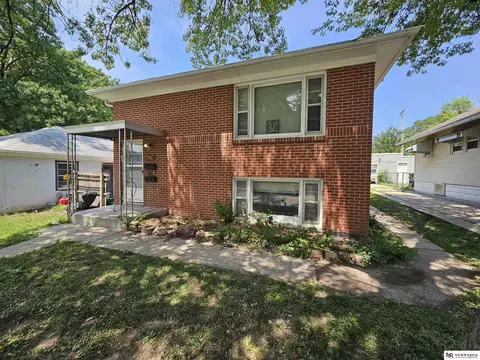 3510 A St #1 & 2, Lincoln, NE 68510
