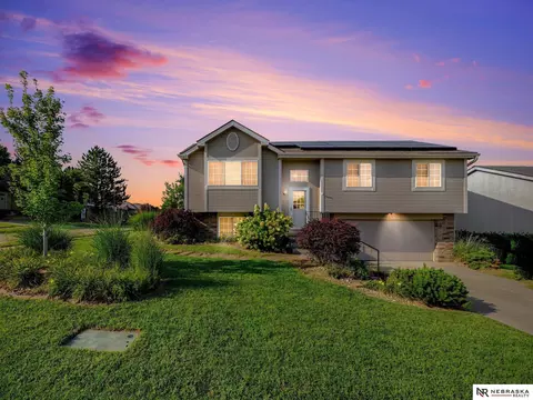 11910 Mary St, Omaha, NE 68164