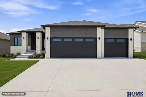 9011 Castle Pine Dr, Lincoln, NE 68516