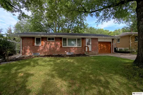 431 Terrace Rd, Lincoln, NE 68505