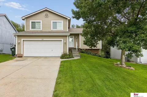 7315 Weber St, Omaha, NE 68122