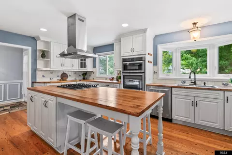 2135 Mullen Rd, Omaha, NE 68124