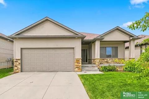 9237 S 71st St, Lincoln, NE 68516