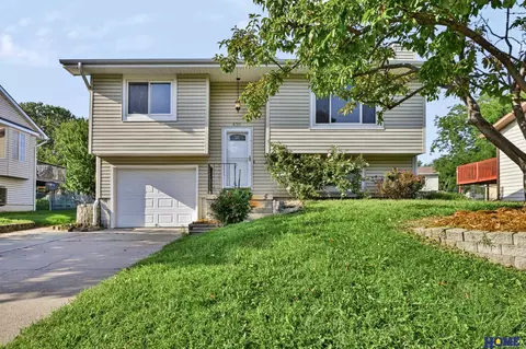 430 Laramie Trl, Lincoln, NE 68521