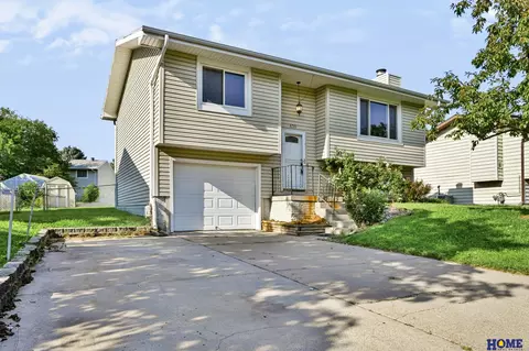 430 Laramie Trl, Lincoln, NE 68521